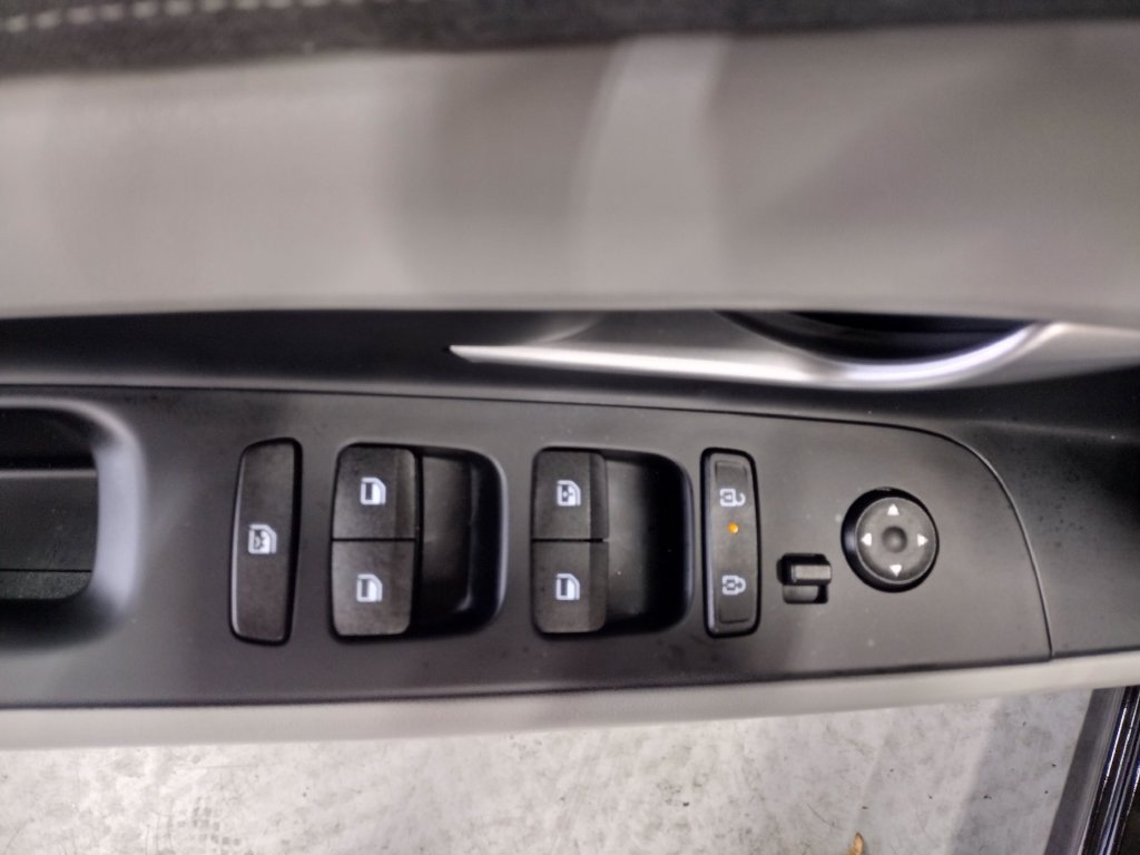Certified 2024 Hyundai Elantra Limited FWD image 20