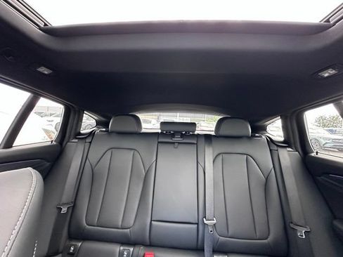 Used 2024 BMW X4 xDrive30i w/ Premium Package AWD/4WD image 33