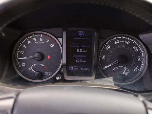 Used 2019 Toyota Tacoma TRD Off-Road AWD/4WD image 14