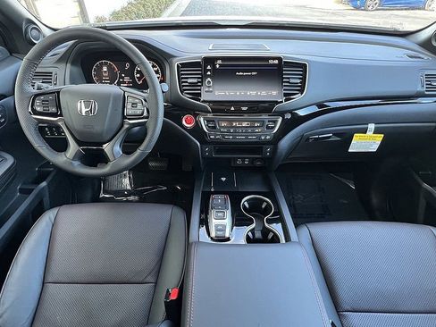 Used 2025 Honda Ridgeline Black Edition image 10