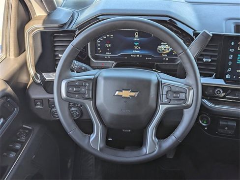 Used 2025 Chevrolet Silverado 2500 LT w/ Convenience Package image 18