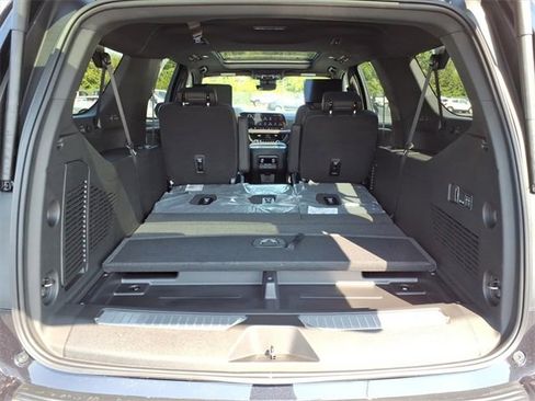 New 2026 Chevrolet Suburban High Country image 5