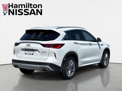 Used 2023 INFINITI QX50 Luxe AWD/4WD image 2