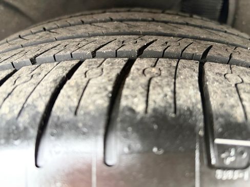 Used 2022 Tesla Model Y Performance image 36