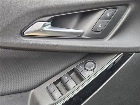 Used 2025 Chevrolet Equinox LT FWD image 12