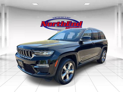 Used 2022 Jeep Grand Cherokee Limited w/ Trailer Tow Prep Group (B) AWD/4WD image 7