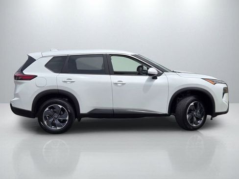Used 2025 Nissan Rogue SV FWD image 3