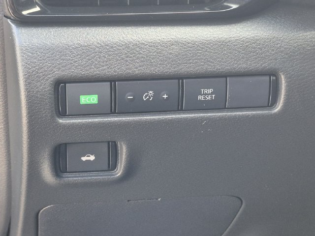 Used 2024 Nissan Sentra SV FWD image 9