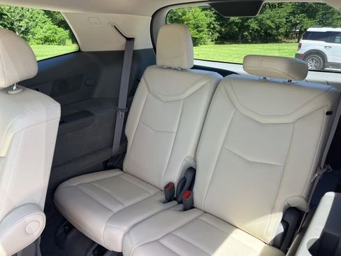 Certified 2022 Cadillac XT6 Premium Luxury w/ Technology Package FWD image 39