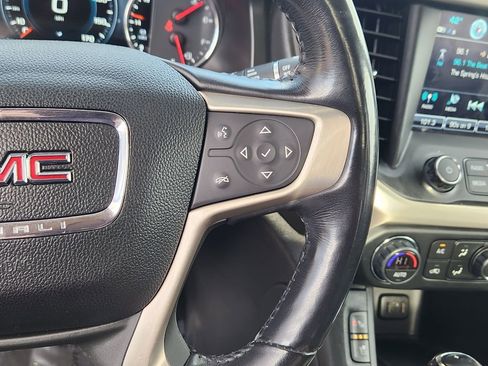 Used 2019 GMC Acadia Denali w/ Technology Package image 11