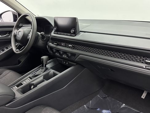 Used 2025 Honda Accord SE image 33