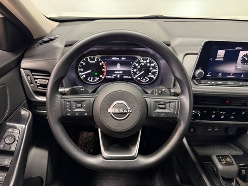 Used 2024 Nissan Rogue S image 14