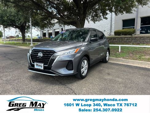 Used 2024 Nissan Kicks S FWD image 3