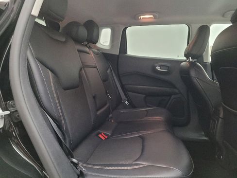 Used 2017 Jeep Compass Latitude w/ Popular Equipment Group FWD image 19