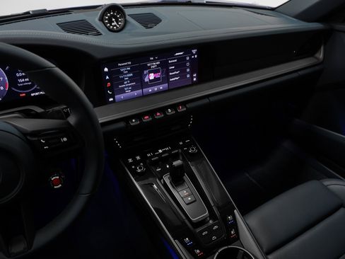 Used 2025 Porsche 911 Carrera image 43