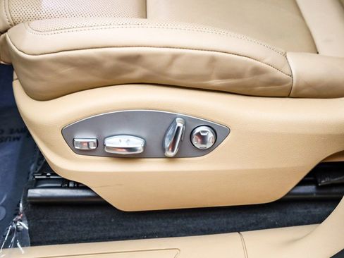 Certified 2025 Porsche Macan image 25