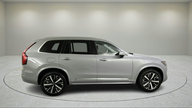 Used 2026 Volvo XC90 B5 Core AWD/4WD image 3