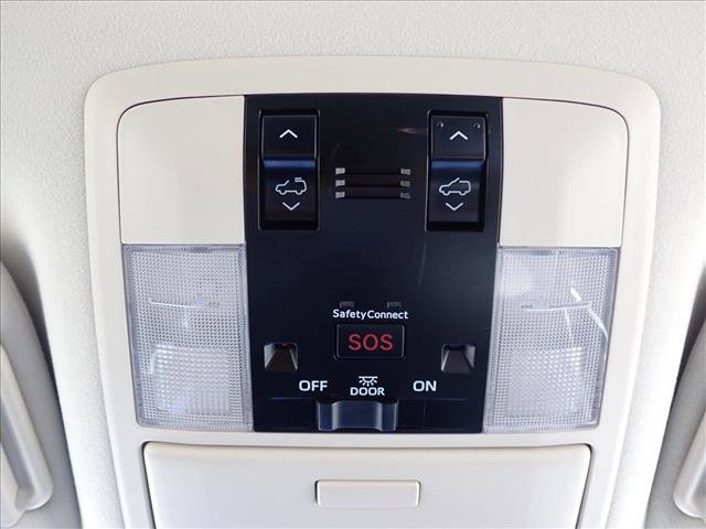 Used 2020 Lexus GX 460 Luxury w/ Accessory Package AWD/4WD image 25