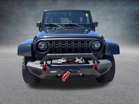 Used 2015 Jeep Wrangler Unlimited Sahara w/ Connectivity Group AWD/4WD image 3