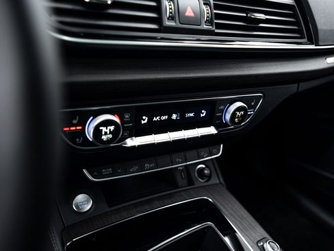 Certified 2023 Audi Q5 e Premium Plus w/ Premium Plus Package image 13