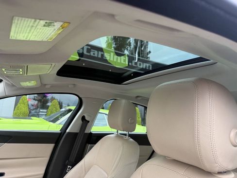 Used 2016 Jaguar XF Prestige RWD image 25