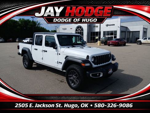 Used 2025 Jeep Gladiator Sport AWD/4WD image 1