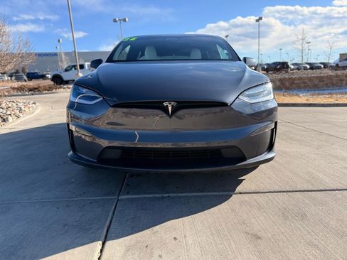 Used 2022 Tesla Model X image 3