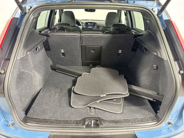 Used 2023 Volvo XC40 Recharge Plus AWD/4WD image 32