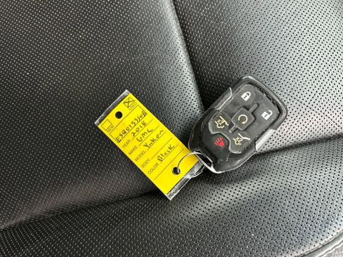 Used 2018 GMC Yukon SLT image 30