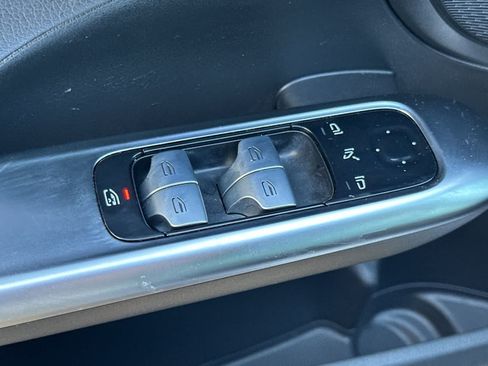 Used 2023 Mercedes-Benz C 300 Sedan image 14