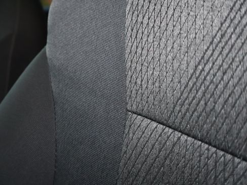 Used 2025 Nissan Rogue SV FWD image 10