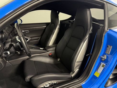 Certified 2024 Porsche 718 Cayman S RWD image 5