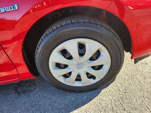 Used 2013 Toyota Prius C Two image 6