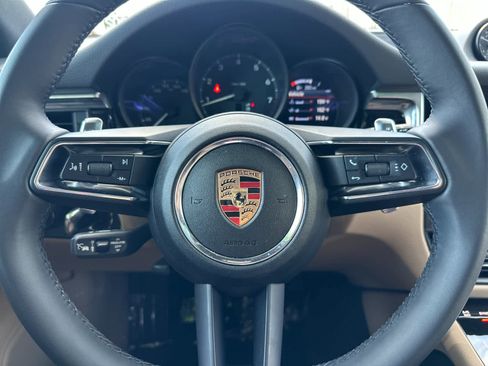 Certified 2025 Porsche Macan AWD/4WD image 25