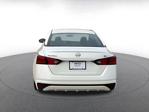 Used 2024 Nissan Altima 2.5 SV image 12
