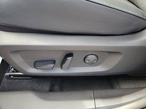 New 2025 Mitsubishi Outlander SE image 11