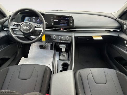 New 2026 Hyundai Elantra SE image 10