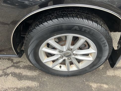 Used 2018 Dodge Grand Caravan SXT image 12