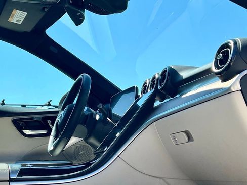 Used 2022 Mercedes-Benz C 300 4MATIC Sedan image 11