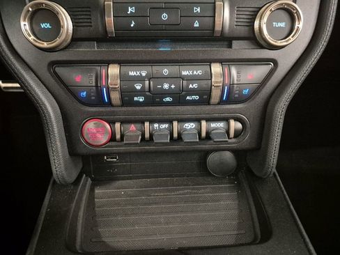Used 2021 Ford Mustang Shelby GT500 w/ Technology Package RWD image 23