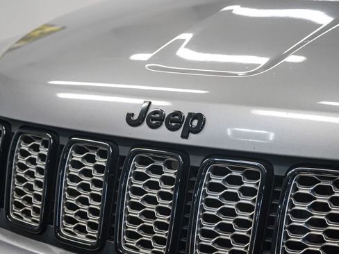 Used 2019 Jeep Grand Cherokee Altitude image 8