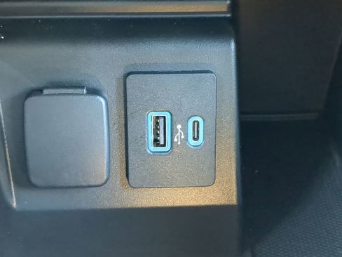 Used 2020 Ford Explorer Platinum w/ Premium Technology Package image 24