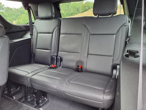 Used 2023 Chevrolet Tahoe Z71 w/ Luxury Package AWD/4WD image 41