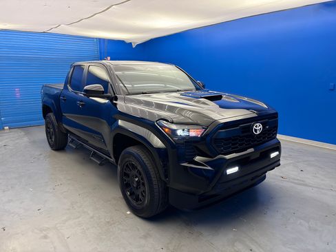 Used 2024 Toyota Tacoma TRD Sport w/ TRD Sport Premium Package AWD/4WD image 2
