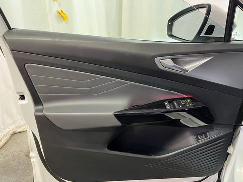 Used 2023 Volkswagen ID.4 Pro S image 9