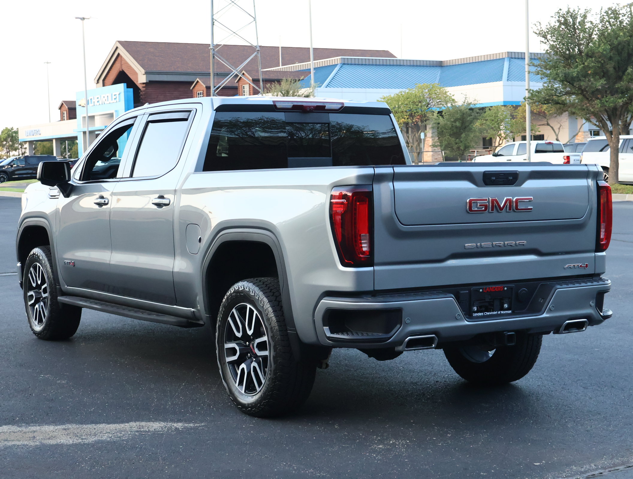 Used 2025 GMC Sierra 1500 AT4 w/ Technology Package AWD/4WD image 7
