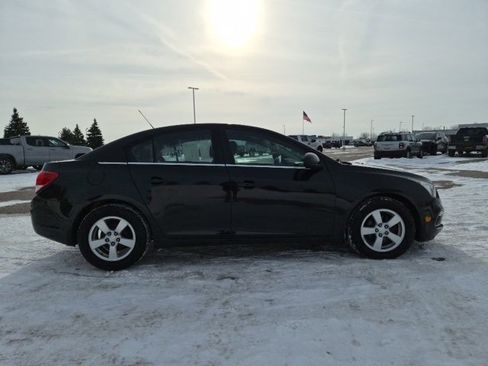 Used 2016 Chevrolet Cruze LT w/ Technology Package image 4