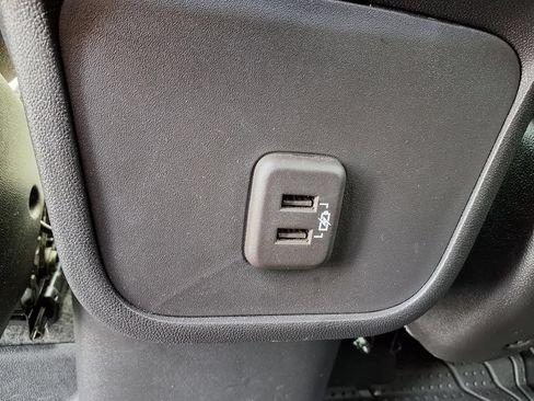 Used 2023 Chevrolet Equinox LT FWD image 23