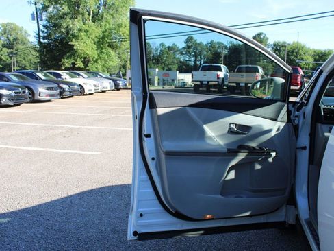 Used 2013 Toyota Venza XLE image 14