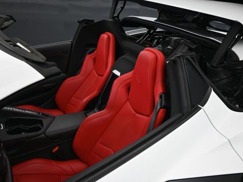 Used 2024 Chevrolet Corvette Stingray Convertible w/ 1LT image 33